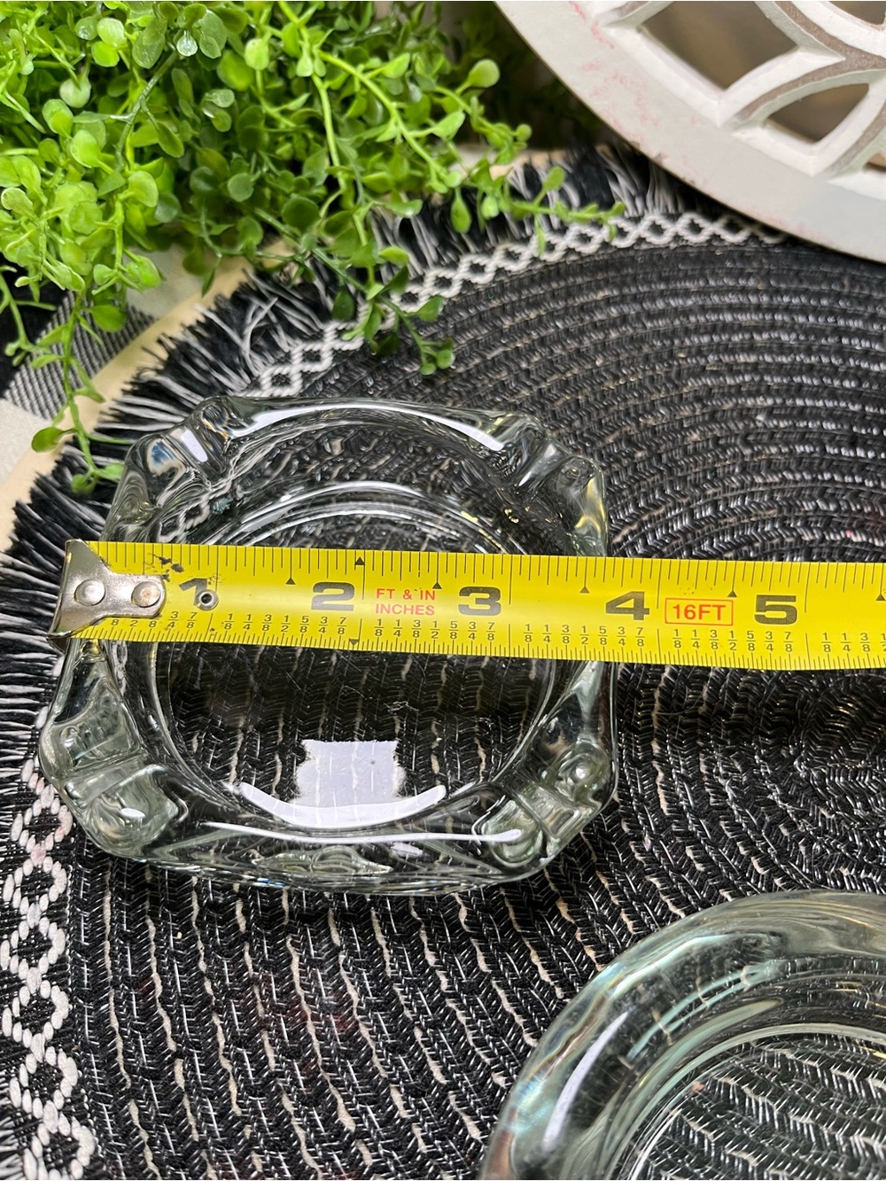 Set of Three Clear Glass Ashtray’s - Classic Round and Square Designs - Picture 5 of 12